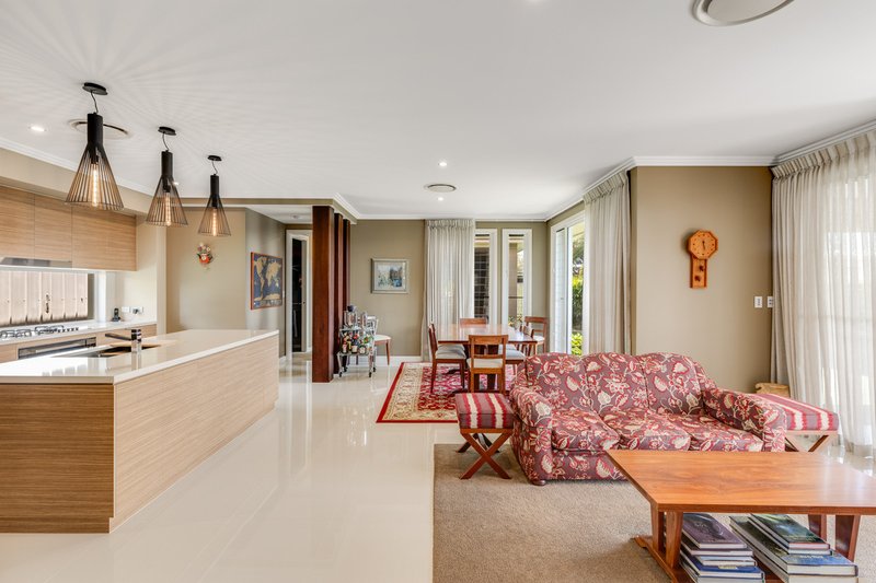 Photo - 15 Daniells Close, Middle Ridge QLD 4350 - Image 5