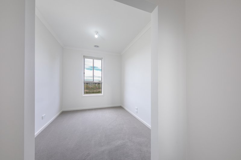Photo - 15 Darryn Court, Sunbury VIC 3429 - Image 6