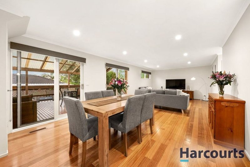 Photo - 15 Davington Court, Wantirna VIC 3152 - Image 2