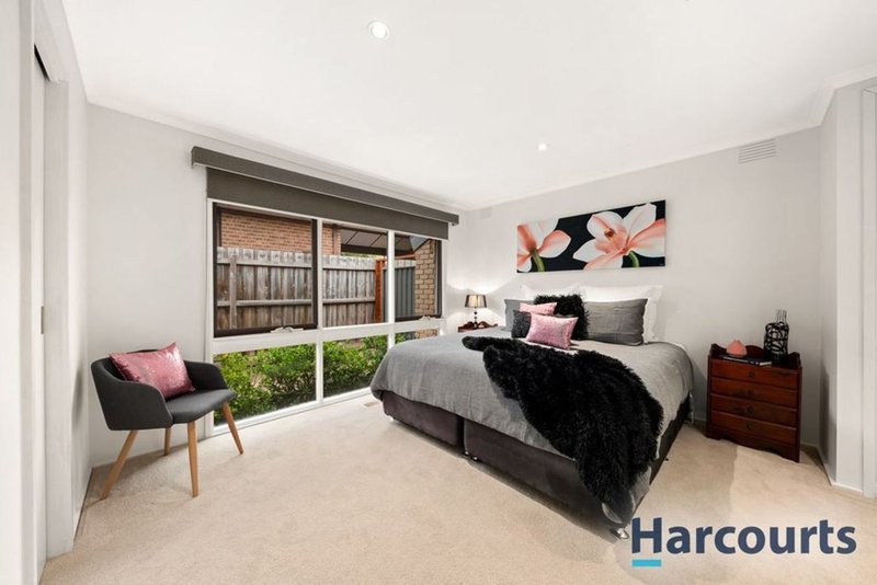 Photo - 15 Davington Court, Wantirna VIC 3152 - Image 6