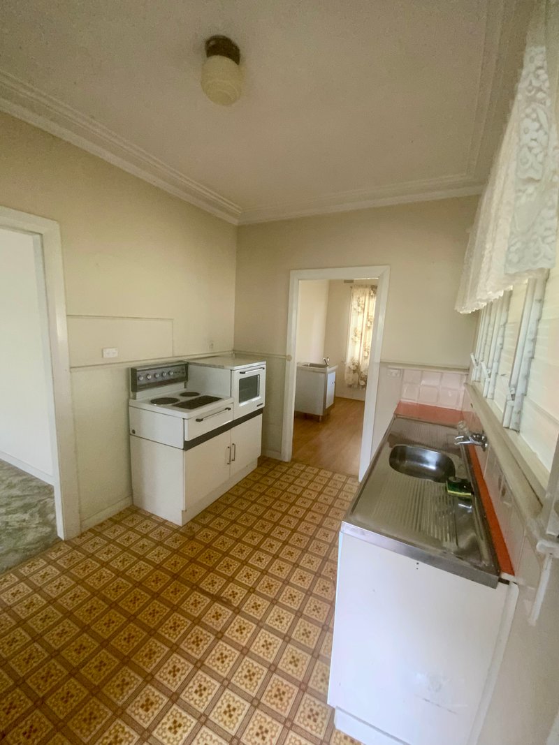 Photo - 15 Dean Street, Tamworth NSW 2340 - Image 2