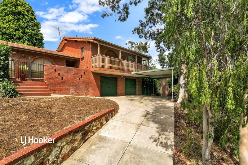 15 Deering Crescent, Banksia Park SA 5091