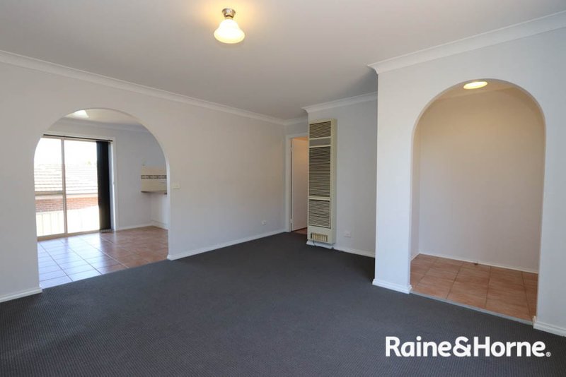 Photo - 1/5 Dees Close, Gormans Hill NSW 2795 - Image 6