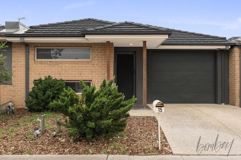 Photo - 15 Degraves Street, Mickleham VIC 3064 - Image 2