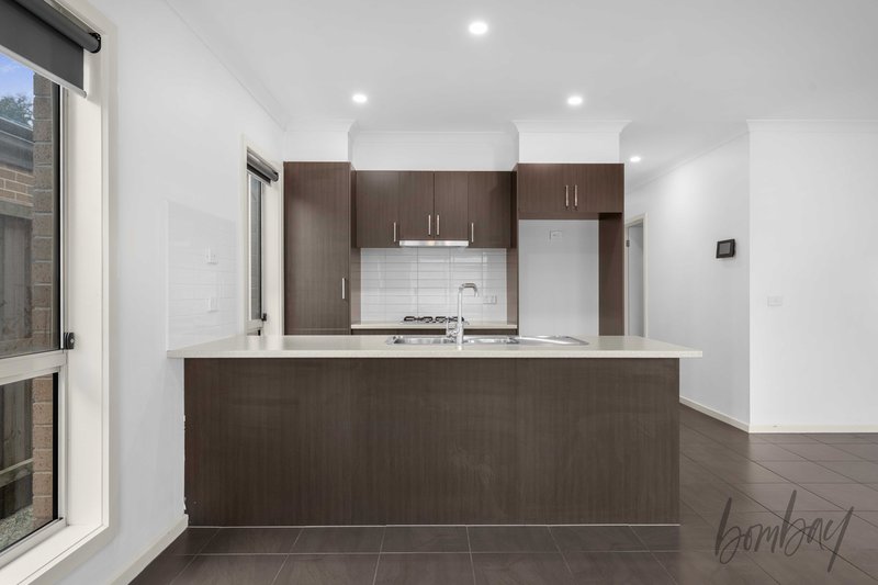 Photo - 15 Degraves Street, Mickleham VIC 3064 - Image 11