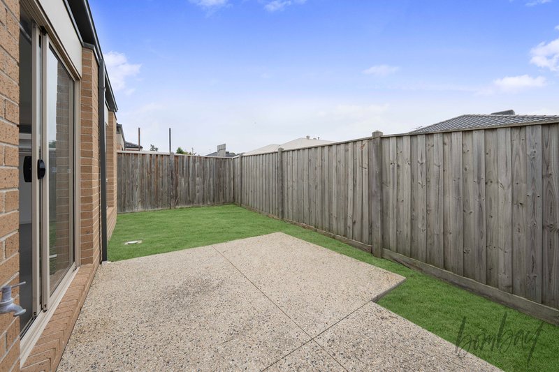 Photo - 15 Degraves Street, Mickleham VIC 3064 - Image 12