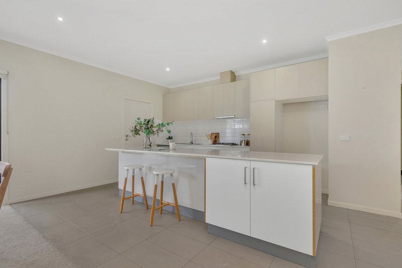 Photo - 15 Delbridge Drive, Mernda VIC 3754 - Image 3