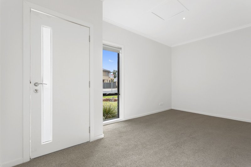 Photo - 15 Delbridge Drive, Mernda VIC 3754 - Image 3