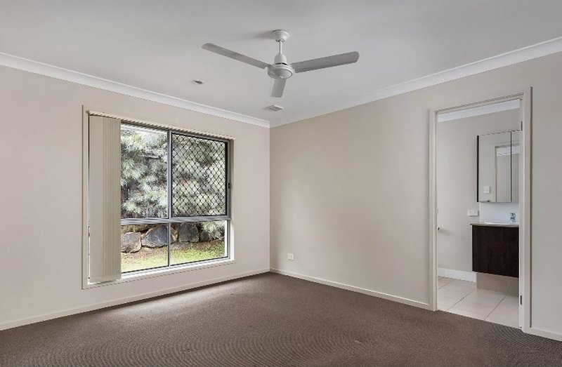 Photo - 15 Denham Crescent, North Lakes QLD 4509 - Image 8