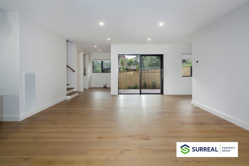 Photo - 1/5 Dennyse Court, Mount Waverley VIC 3149 - Image 2