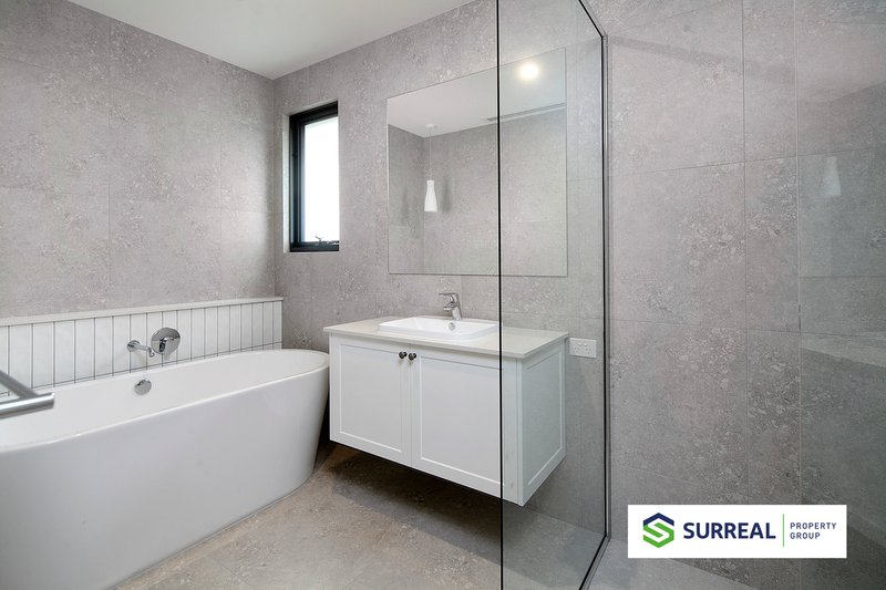 Photo - 1/5 Dennyse Court, Mount Waverley VIC 3149 - Image 10