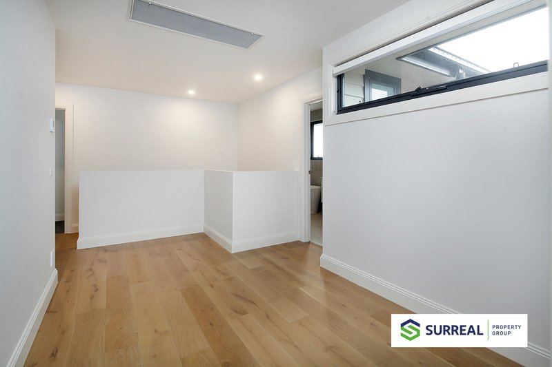 Photo - 1/5 Dennyse Court, Mount Waverley VIC 3149 - Image 13