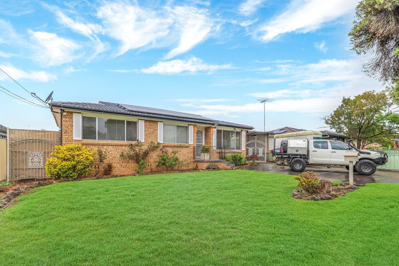 15 Denzil Avenue, St Clair NSW 2759