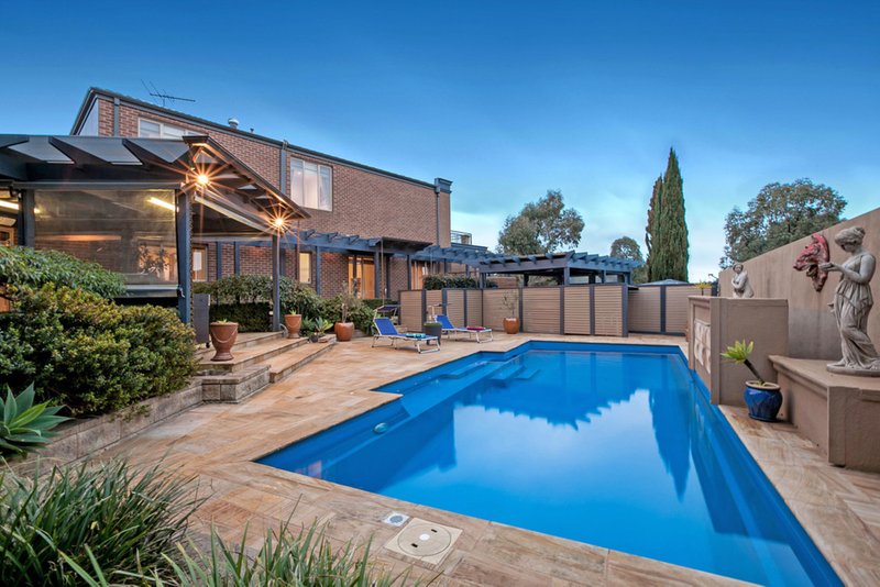 Photo - 15 Development Boulevard, Mill Park VIC 3082 - Image 5