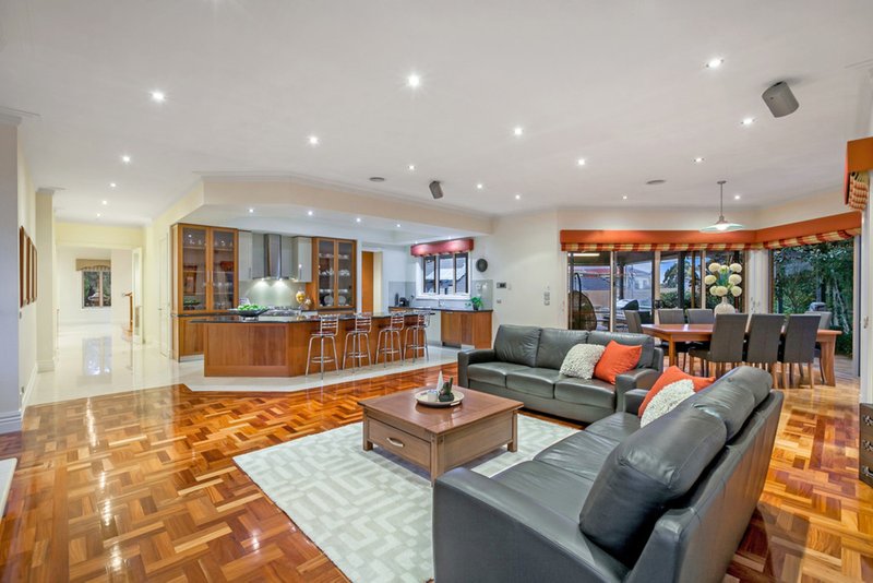 Photo - 15 Development Boulevard, Mill Park VIC 3082 - Image 6