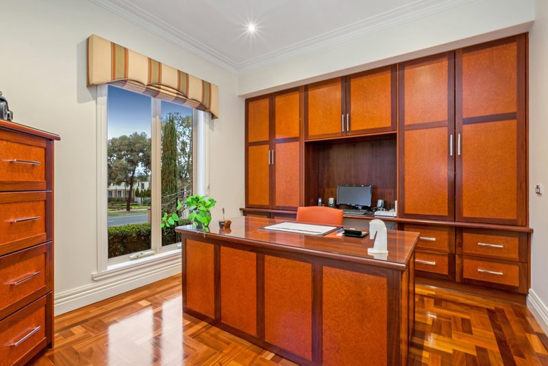 Photo - 15 Development Boulevard, Mill Park VIC 3082 - Image 14