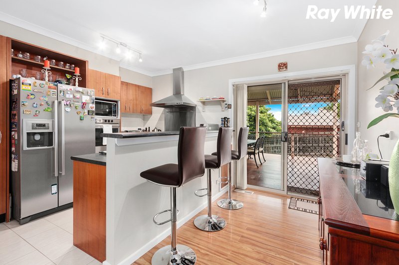 Photo - 15 Deveney Street, Pakenham VIC 3810 - Image 4