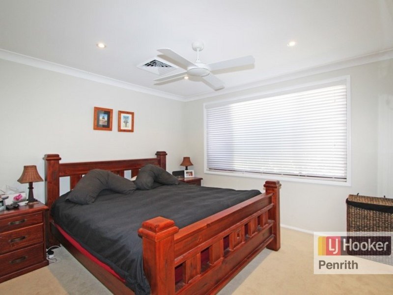 Photo - 15 Dewdrop Place, Werrington Downs NSW 2747 - Image 4