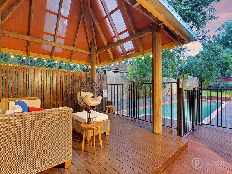 Photo - 15 Dewrang Street, Chapel Hill QLD 4069 - Image 2