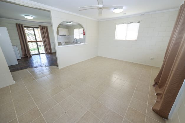 Photo - 15 Don Street, Lowood QLD 4311 - Image 2
