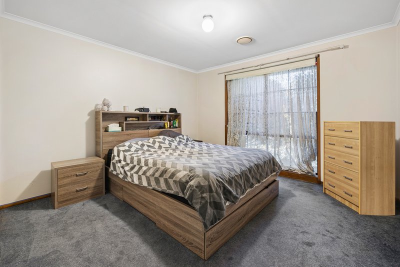 Photo - 15 Dona Drive, Hoppers Crossing VIC 3029 - Image 6