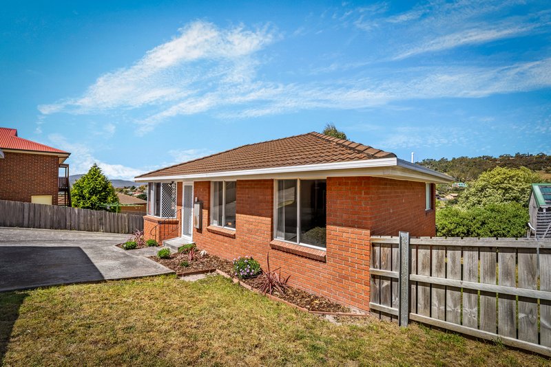 Photo - 1/5 Donald Court, Glenorchy TAS 7010 - Image 4