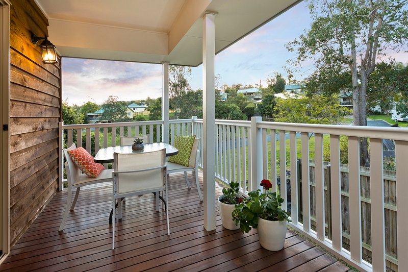 Photo - 15 Donegal Place, The Gap QLD 4061 - Image 5