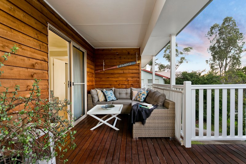 Photo - 15 Donegal Place, The Gap QLD 4061 - Image 6