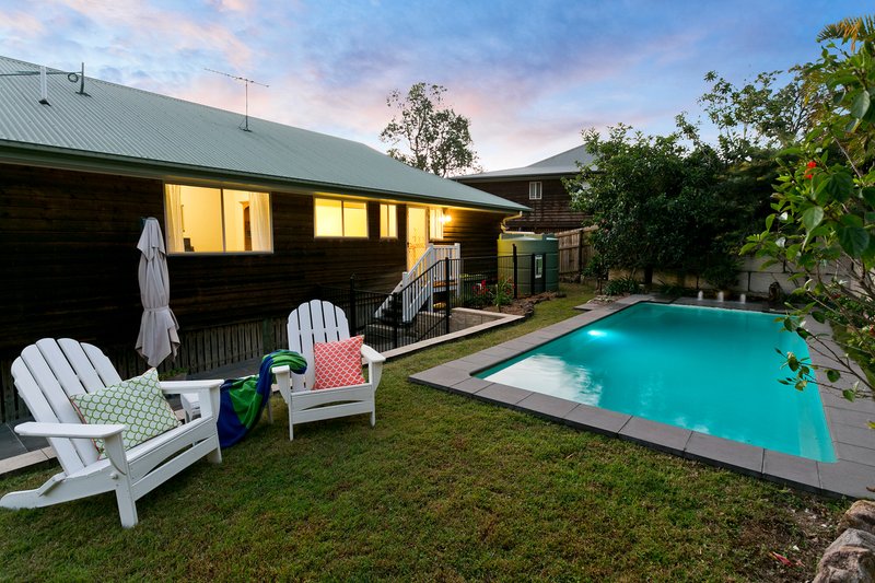 Photo - 15 Donegal Place, The Gap QLD 4061 - Image 15