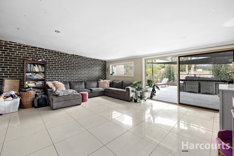 Photo - 15 Donelan Drive, Hernes Oak VIC 3825 - Image 10