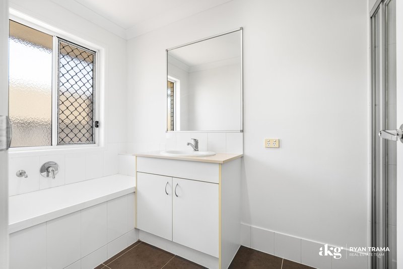 Photo - 15 Dornoch Crescent, Raceview QLD 4305 - Image 18