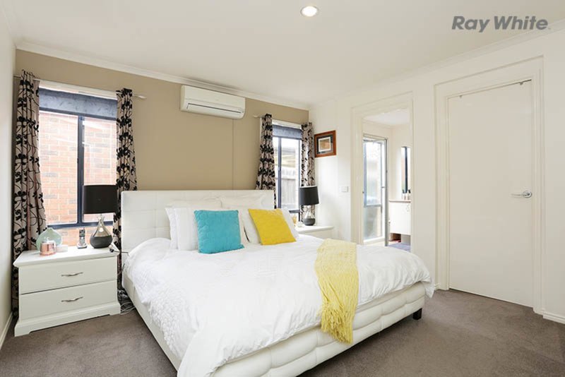 Photo - 15 Dorrington Street, Point Cook VIC 3030 - Image 7