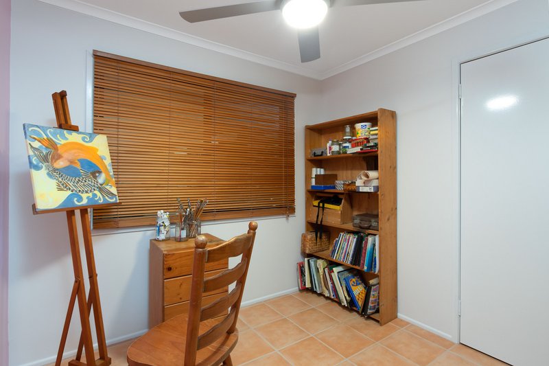 Photo - 15 Dorset Drive, Springwood QLD 4127 - Image 13