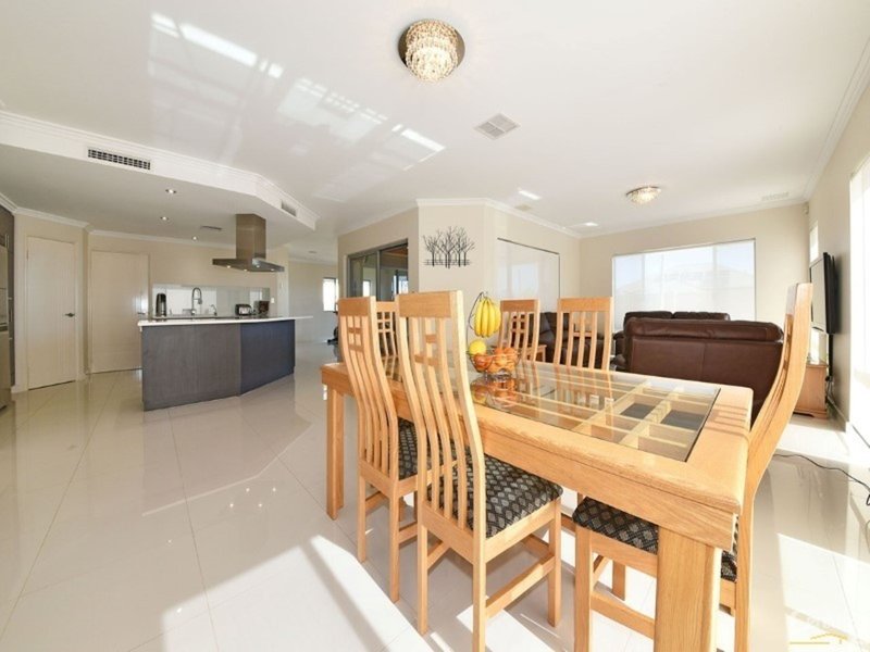 Photo - 15 Dotterel Green, Jindalee WA 6036 - Image 7