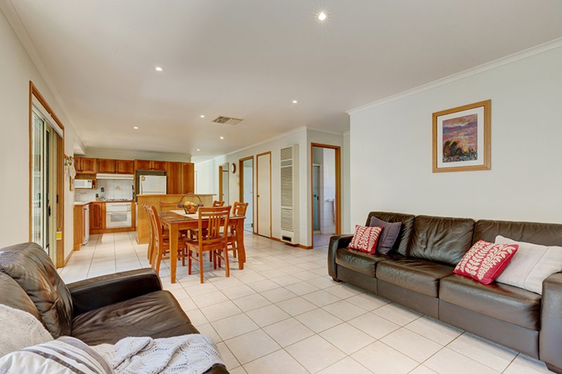 15 Doulton Drive, West Albury NSW 2640