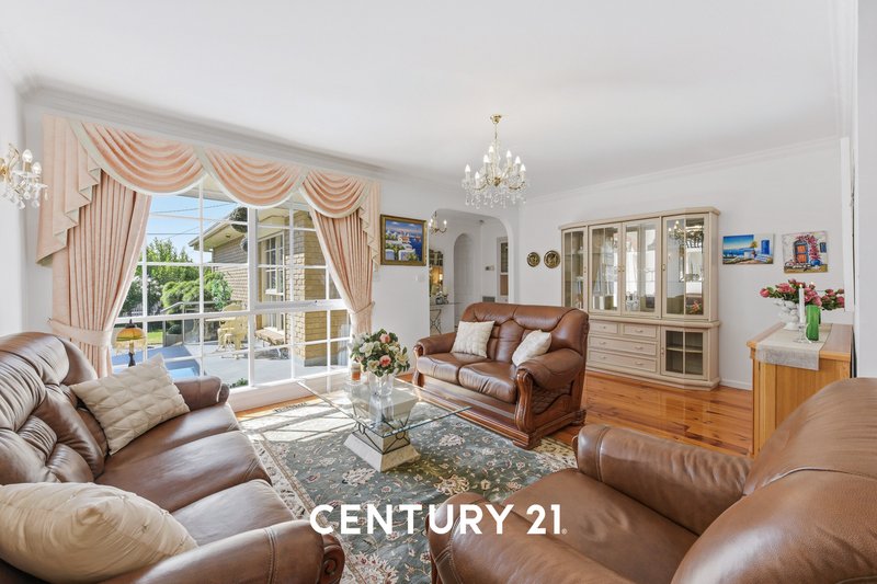 Photo - 15 Dowling Road, Oakleigh South VIC 3167 - Image 2
