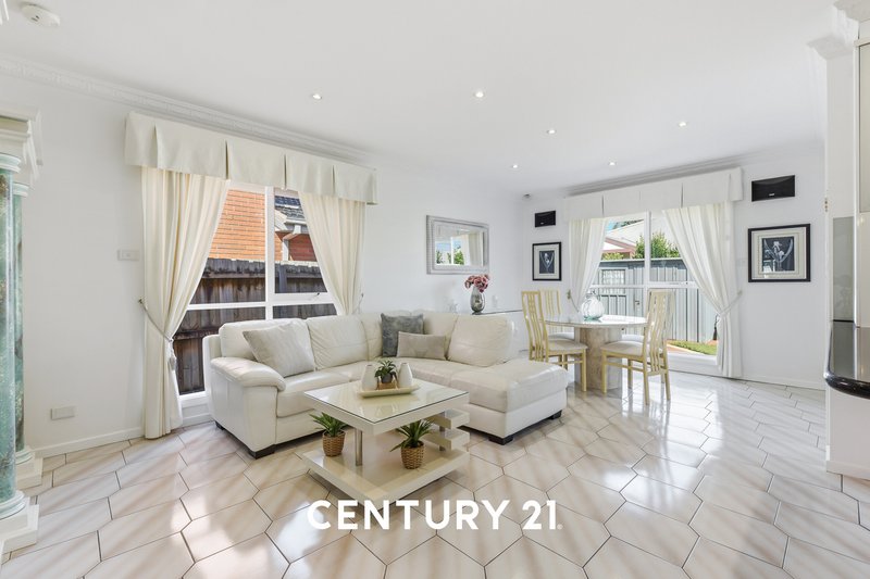 Photo - 15 Dowling Road, Oakleigh South VIC 3167 - Image 4