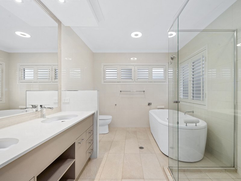 Photo - 15 Dress Circle Court, Bridgeman Downs QLD 4035 - Image 11