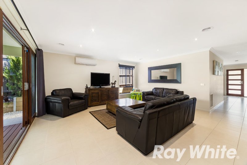 Photo - 15 Drewett Circuit, Croydon VIC 3136 - Image 3