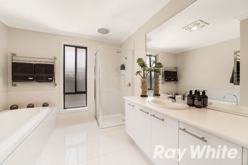 Photo - 15 Drewett Circuit, Croydon VIC 3136 - Image 5