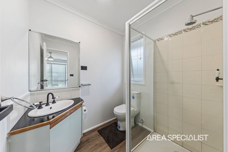 Photo - 15 Dunbarton Drive, Pakenham VIC 3810 - Image 5