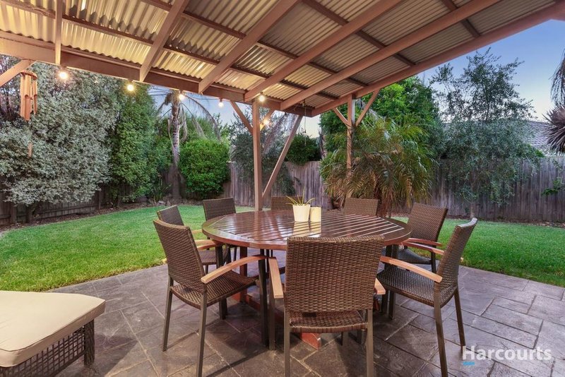 Photo - 15 Dunscombe Close, Rowville VIC 3178 - Image 12