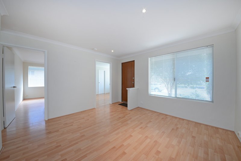 Photo - 15 Durrington Glade, Clarkson WA 6030 - Image 2