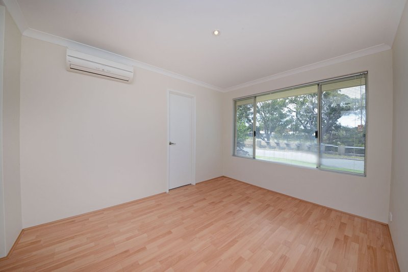 Photo - 15 Durrington Glade, Clarkson WA 6030 - Image 4