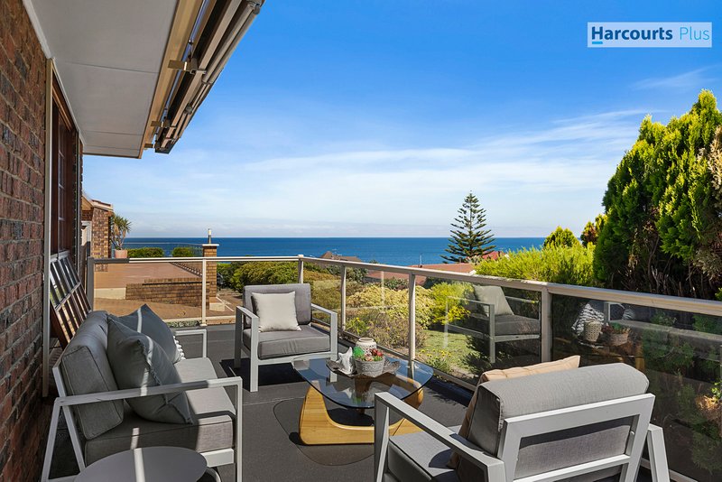 15 Dutchman Drive, Hallett Cove SA 5158