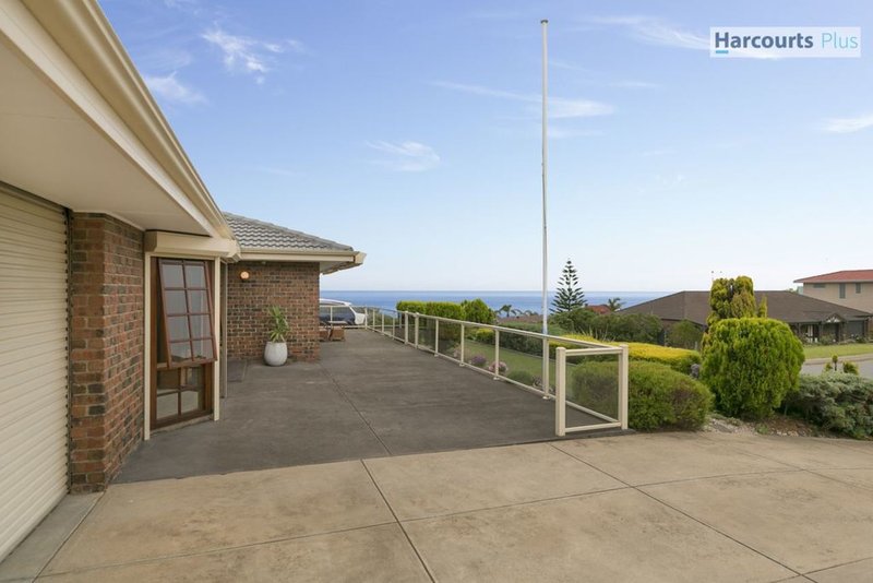 Photo - 15 Dutchman Drive, Hallett Cove SA 5158 - Image 2