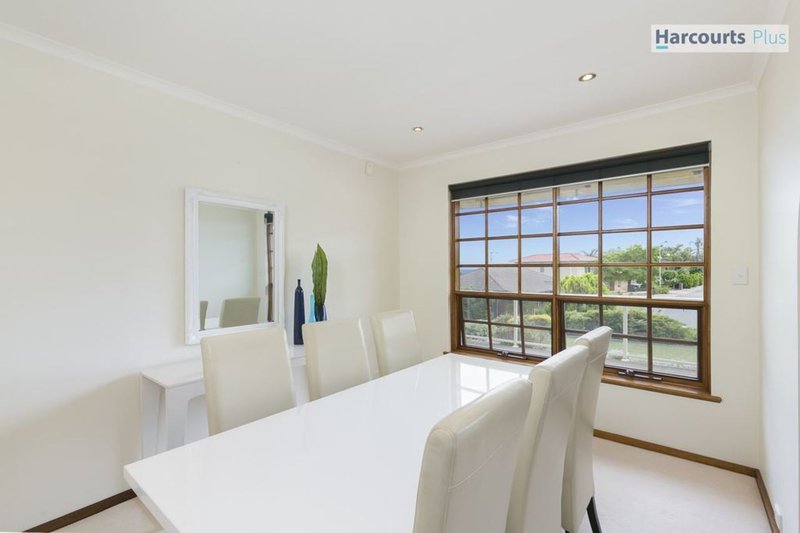 Photo - 15 Dutchman Drive, Hallett Cove SA 5158 - Image 5