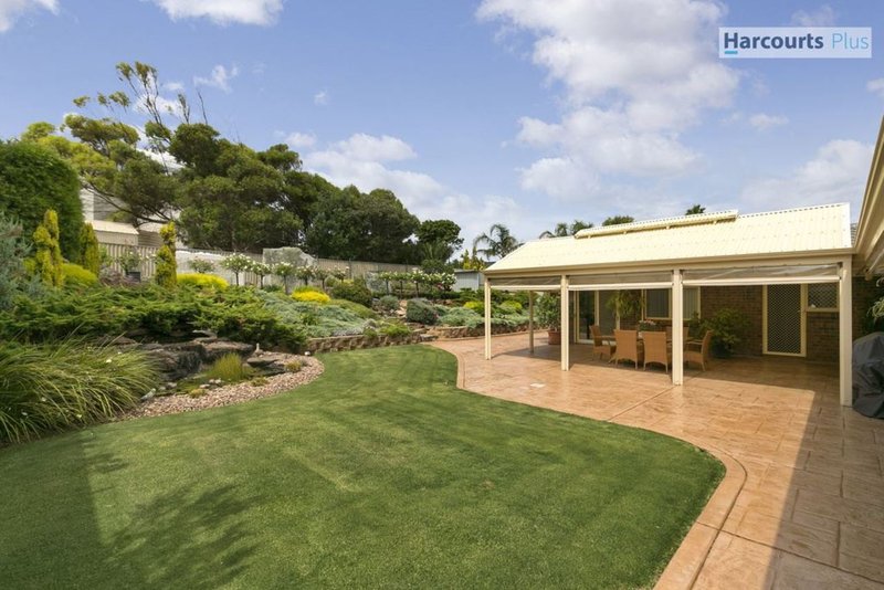 Photo - 15 Dutchman Drive, Hallett Cove SA 5158 - Image 15