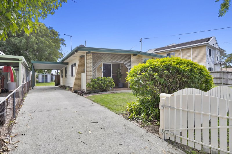 Photo - 15 Dwyer Street, Beachmere QLD 4510 - Image 2