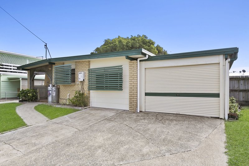 Photo - 15 Dwyer Street, Beachmere QLD 4510 - Image 3